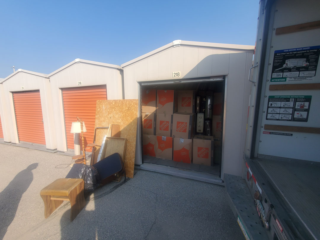 Storage-Unit-Cleanout-in-Toronto